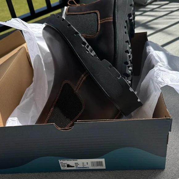 Sperry Chelsea Boots